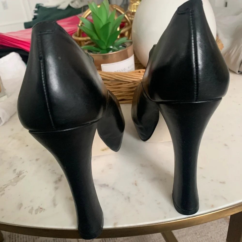 New BCBG Generation Black Heels sz 38.5 - Picture 4 of 6